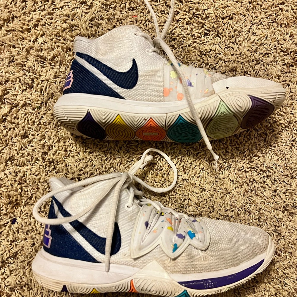 Nike Kyrie 5 White Size 6.5 Y